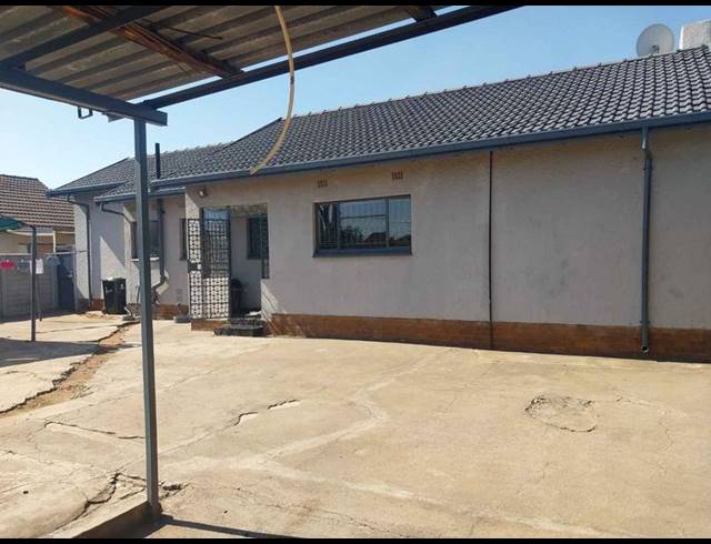 3 BEDROOM HOUSE FOR SALE IN LEONDALE